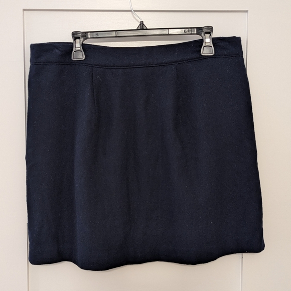 Tommy Hilfiger Navy Blue Skirt With Buttons Size 12 - Picture 5 of 5
